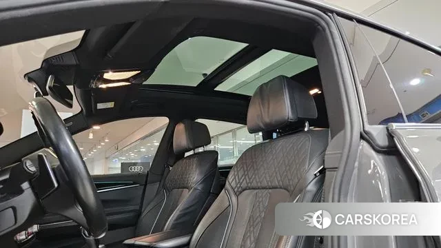 BMW 6 Series GT (G32) 2021 Серебристо-серый из Кореи, фото 4