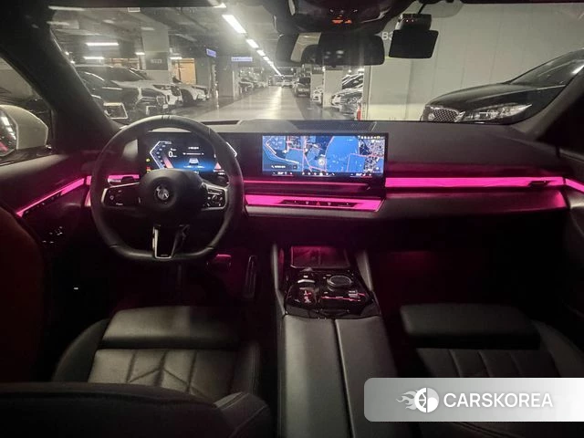 BMW 5 Series (G60) 2023 Белый из Кореи, фото 4