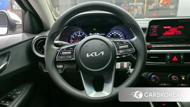 Kia The New K3 2nd generation 2023 Белый из Кореи, фото 4