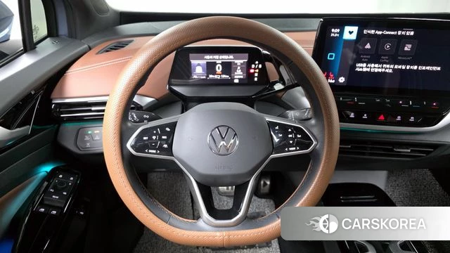 Volkswagen ID.4 2023 Светло-серебряный цвет из Кореи, фото 4