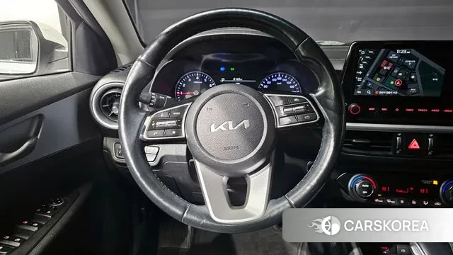 Kia The New K3 2nd generation 2021 Белый из Кореи, фото 4