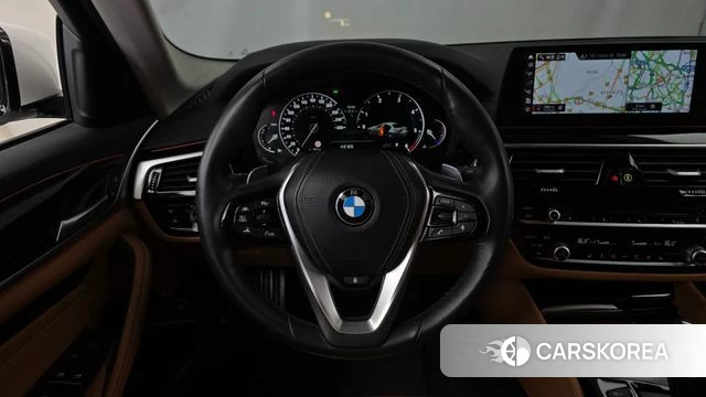 BMW 5 Series (G30) 2018 Белый из Кореи, фото 4