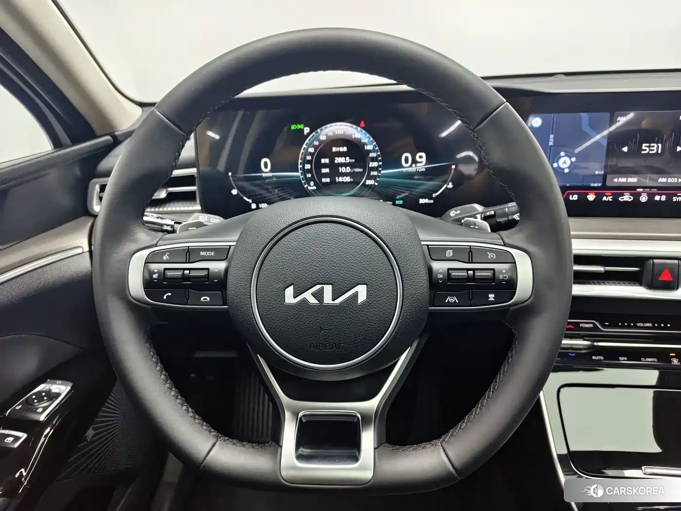Kia K5 2025 Белый из Китая, фото 4