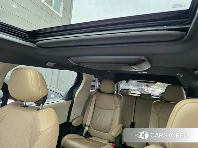 Toyota Sienna 4th Generation 2021 Белый из Кореи, фото 4