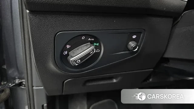 Volkswagen Tiguan Allspace 2023 Серый из Кореи, фото 4