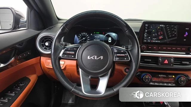 Kia The New K3 2nd generation 2022 Черный из Кореи, фото 4