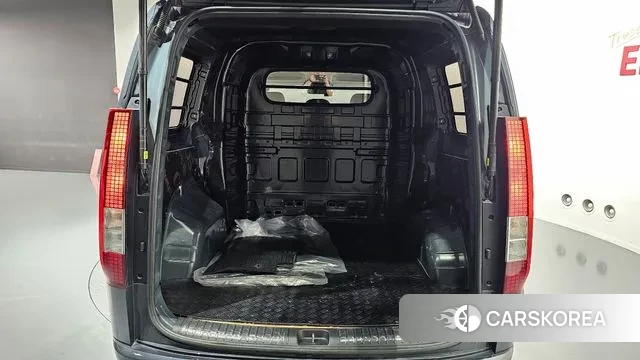 Hyundai Staria 2023 Серый из Кореи, фото 4