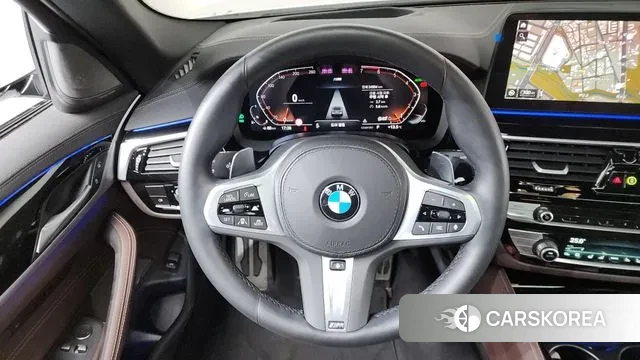 BMW 5 Series (G30) 2023 Белый из Кореи, фото 4