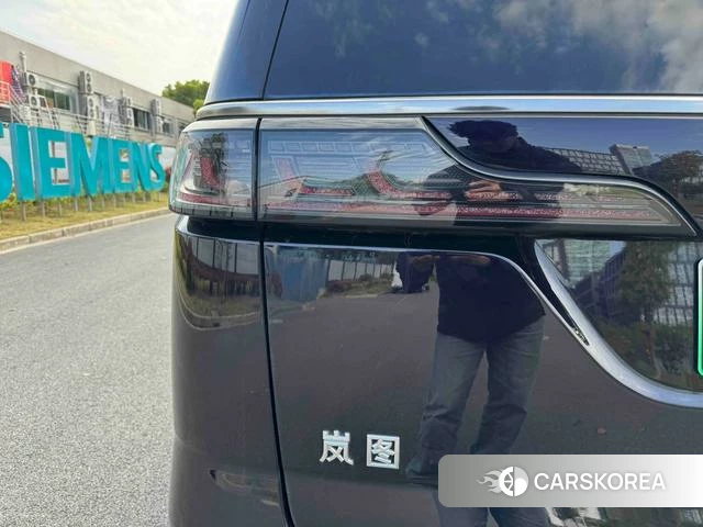 Lan Tu Dreamer PHEV 2023 Черный из Китая, фото 4