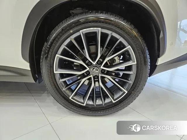 Lexus NX350h Second generation 2025 Белый из Кореи, фото 4