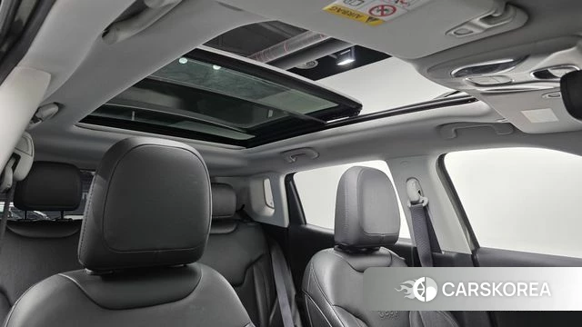 Jeep Compass 2nd Generation 2019 Светло-зеленый из Кореи, фото 4