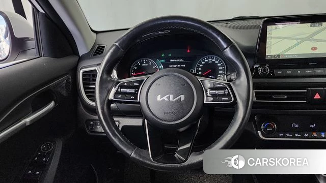 Kia Seltos 2022 Белый из Кореи, фото 4