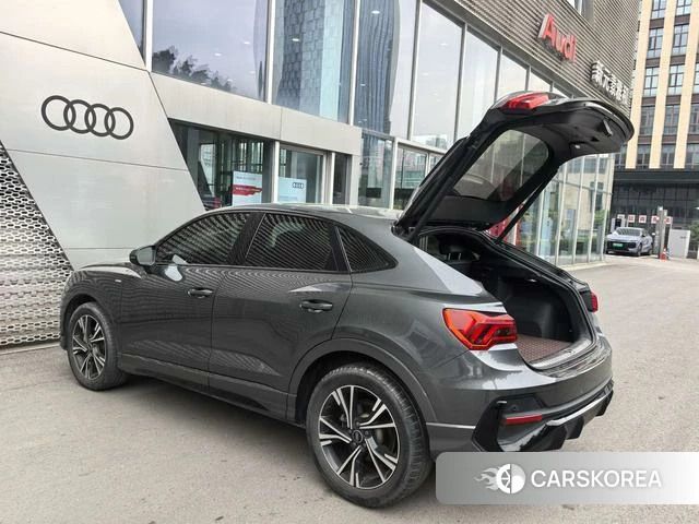 Audi Q3 Sportback 2023 Темно-серый из Китая, фото 4
