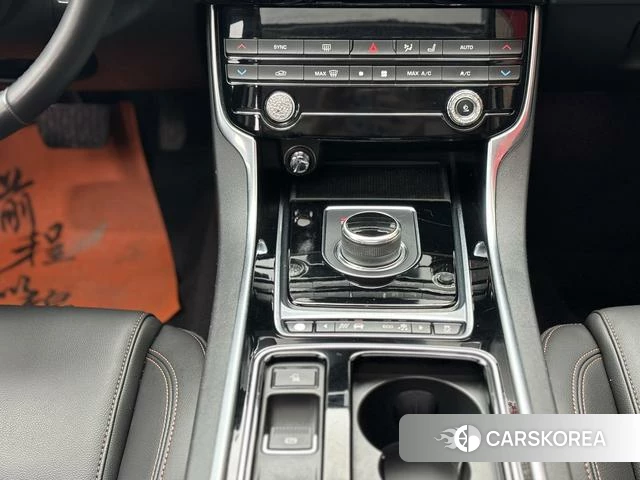 Jaguar XEL 2019 Белый из Китая, фото 4