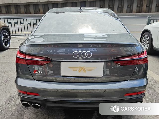 Audi S6 2022 Темно-серый из Китая, фото 4