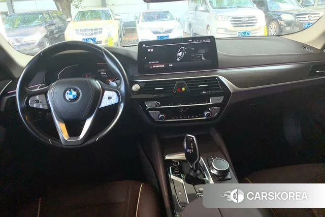 BMW 5 series 2021 Черный из Китая, фото 4