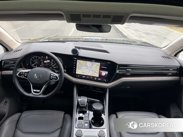 Volkswagen Touareg 2022 Черный из Китая, фото 4