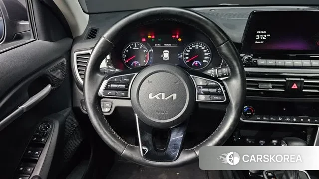 Kia Seltos 2022 Серый из Кореи, фото 4