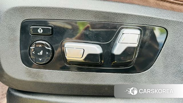 BMW X7 2021 Черный из Китая, фото 4