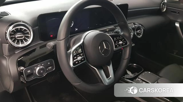 Mercedes-Benz A-Class W177 2021 Белый из Кореи, фото 4