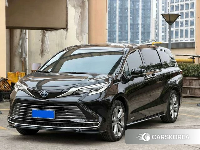 Toyota Saina 2023 Черный из Китая, фото 4