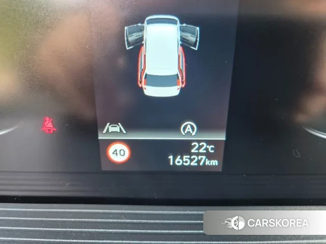 Hyundai Staria 2023 Желтый из Кореи, фото 4