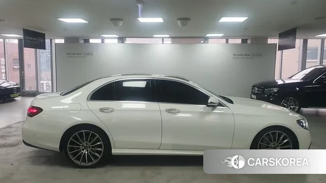 Mercedes-Benz E-Class W213 2022 Белый из Кореи, фото 4