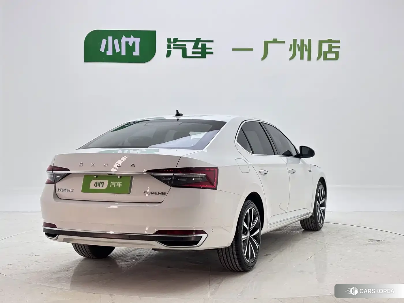 Skoda Superb 2023 Белый из Китая, фото 4