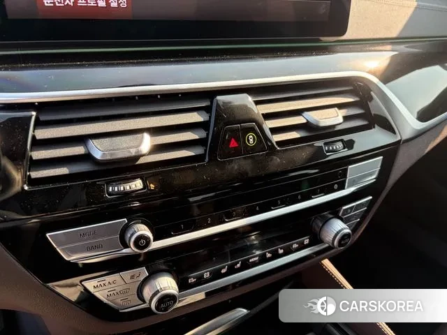 BMW 5 Series (G30) 2021 Белый из Кореи, фото 4