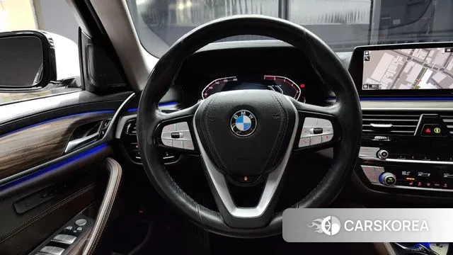 BMW 5 Series (G30) 2020 Белый из Кореи, фото 4