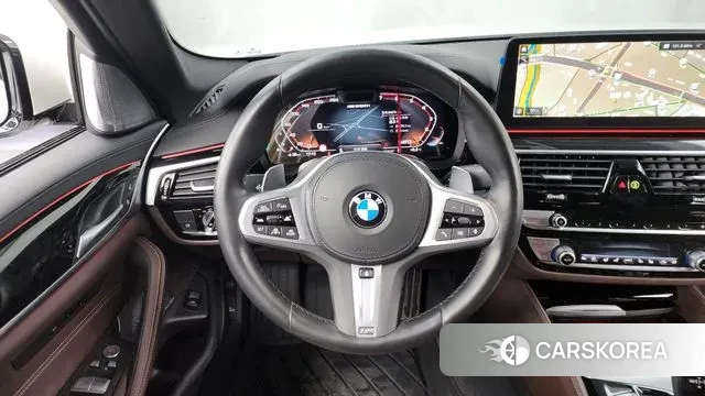 BMW 5 Series (G30) 2023 Белый из Кореи, фото 4