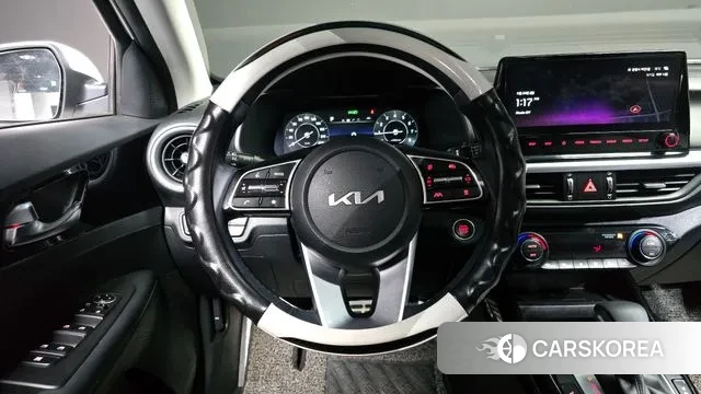 Kia The New K3 2nd generation 2023 Белый из Кореи, фото 4