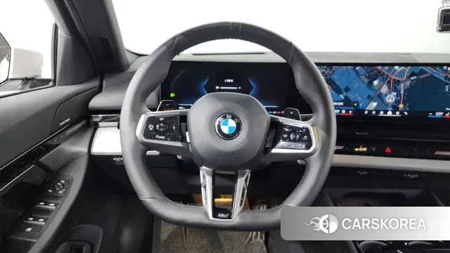 BMW 5 Series (G60) 2024 Белый из Кореи, фото 4