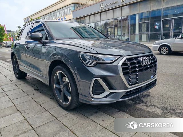 Audi Q3 2022 Темно-серый из Китая, фото 4