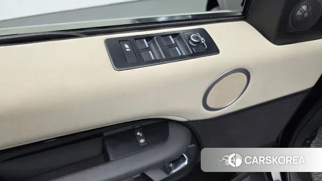 Land Rover Discovery 5 2019 Черный из Кореи, фото 4