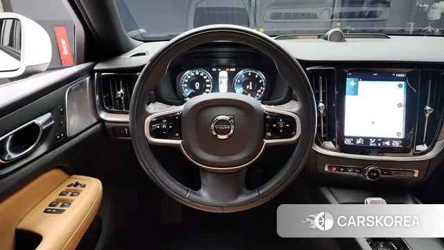 Volvo S60 3rd generation 2021 Белый из Кореи, фото 4