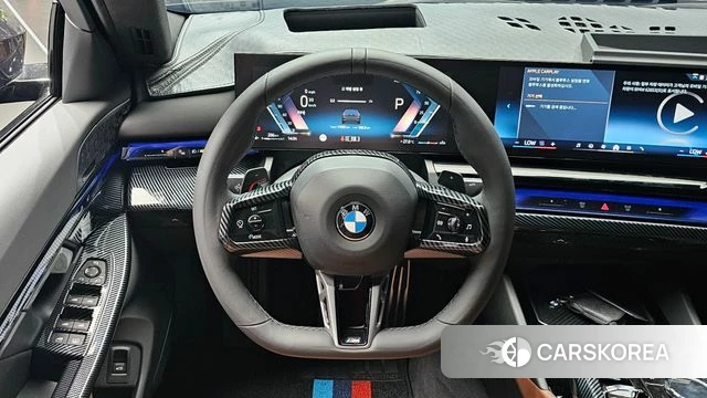 BMW 5 Series (G60) 2025 Черный из Кореи, фото 4
