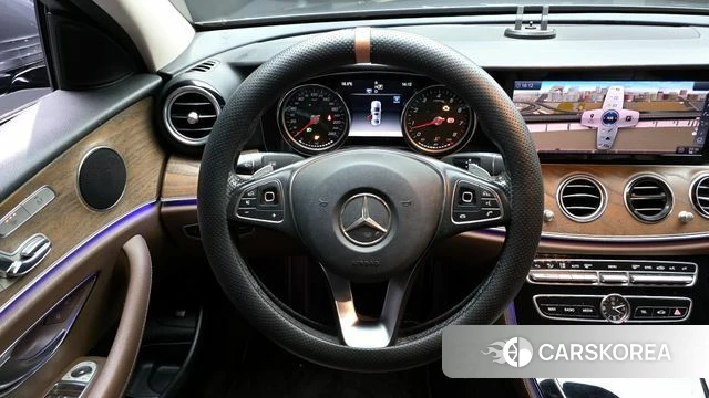 Mercedes-Benz E-Class W213 2018 Серебристо-серый из Кореи, фото 4