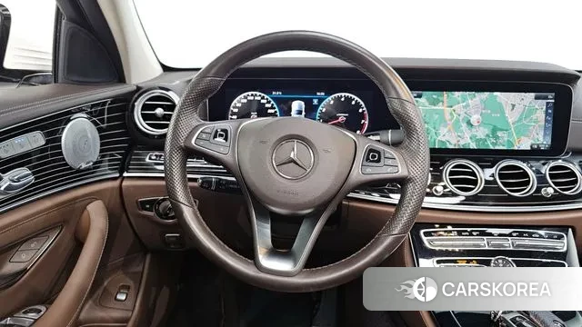 Mercedes-Benz E-Class W213 2018 Белый из Кореи, фото 4