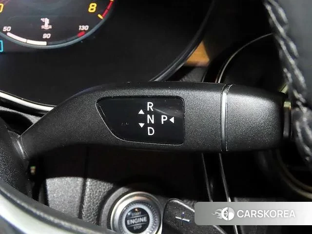 Mercedes-Benz C-Class W205 2021 Белый из Кореи, фото 4