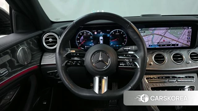 Mercedes-Benz E-Class W213 2023 Песочный из Кореи, фото 4