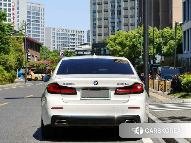 BMW 5 series PHEV 2021 Белый из Китая, фото 4
