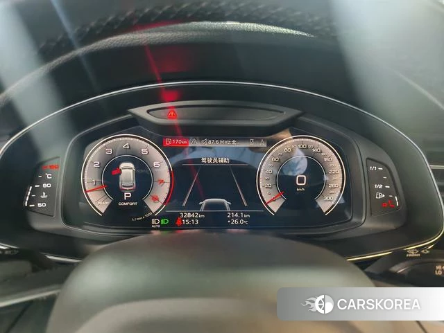 Audi Q8 2023 Черный из Китая, фото 4