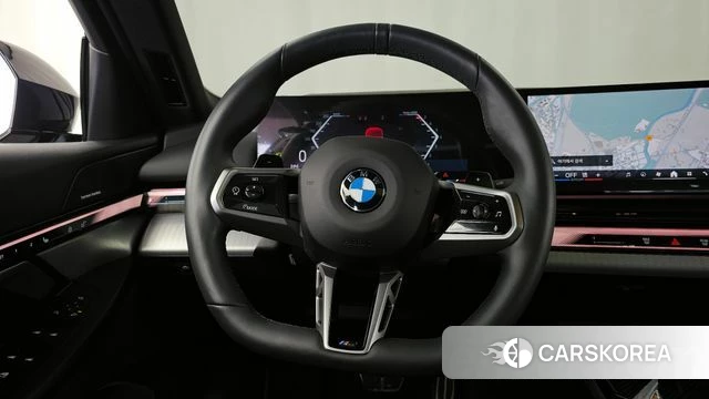 BMW 5 Series (G60) 2025 Черный из Кореи, фото 4