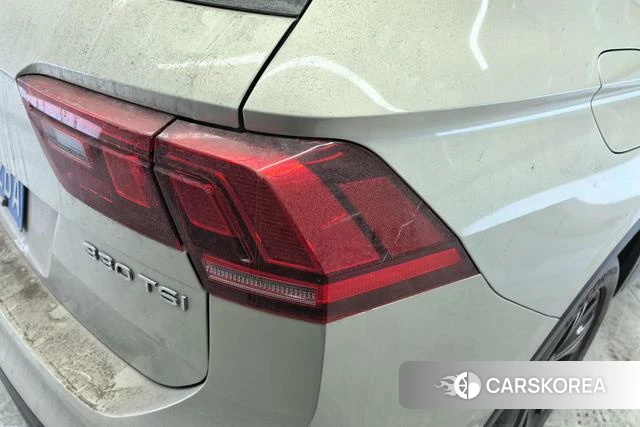 Volkswagen Tiguan L 2021 Темно-серый из Китая, фото 4