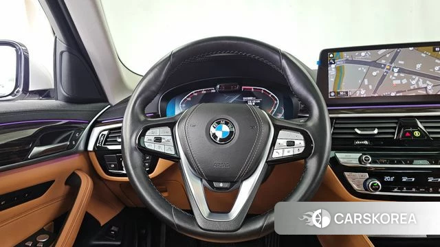 BMW 5 Series (G30) 2021 Белый из Кореи, фото 4