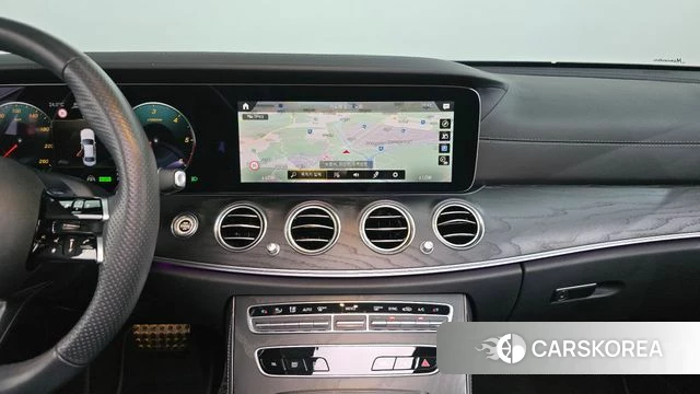 Mercedes-Benz E-Class W213 2023 Белый из Кореи, фото 4
