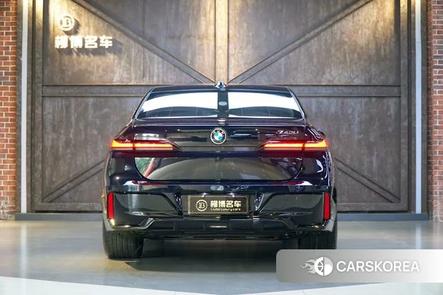 BMW 7 series 2024 Черный из Китая, фото 4