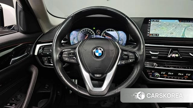 BMW 5 Series (G30) 2018 Белый из Кореи, фото 4