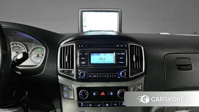 Hyundai The New Grand Starex 2018 Серебристо-серый из Кореи, фото 4